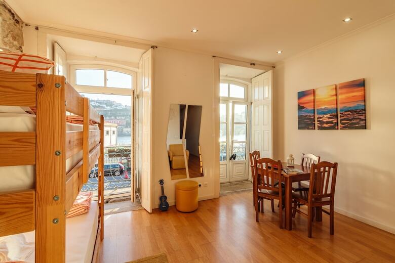 Happy Porto Hostel & Apartments