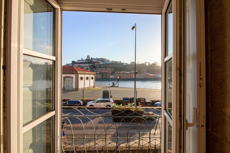 Happy Porto Hostel & Apartments