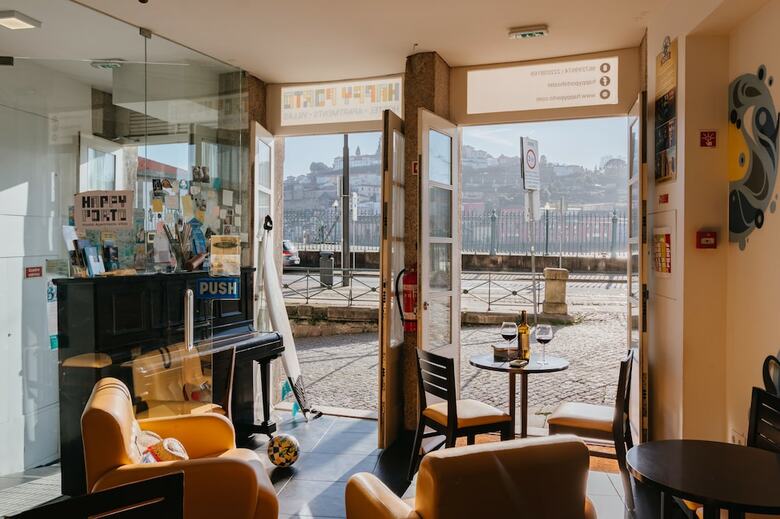Happy Porto Hostel & Apartments