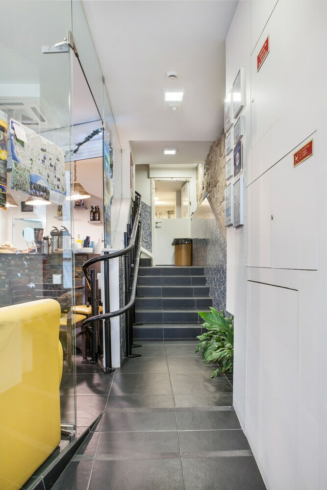 Happy Porto Hostel & Apartments