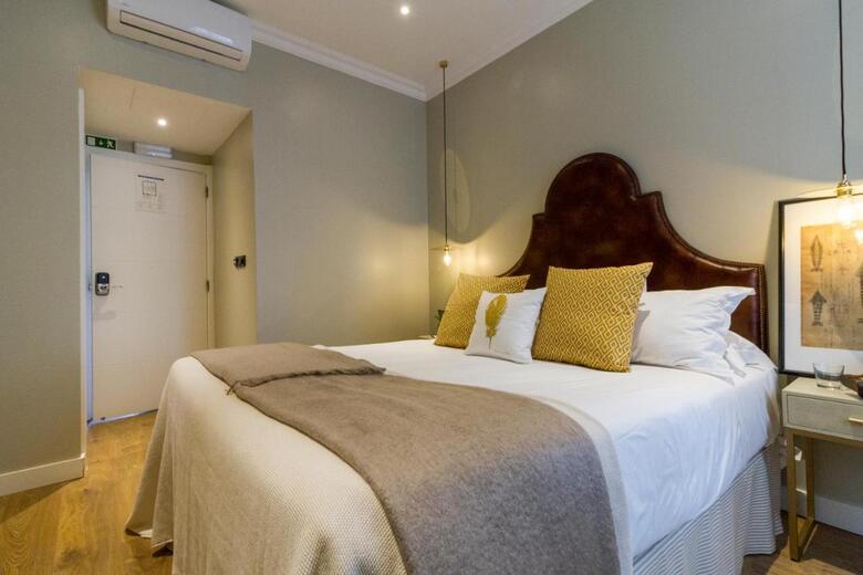 Bed & Breakfast Bairro Alto Suites