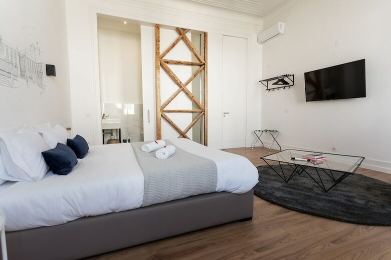 Hostal Lisbon Check-in Guesthouse