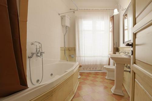 Bed & Breakfast Atenea Luxury Suites