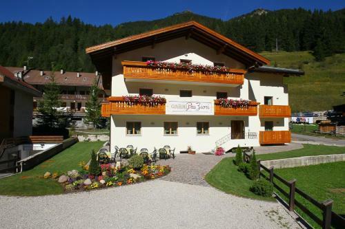 Hotel Garn� Pr� Fior�