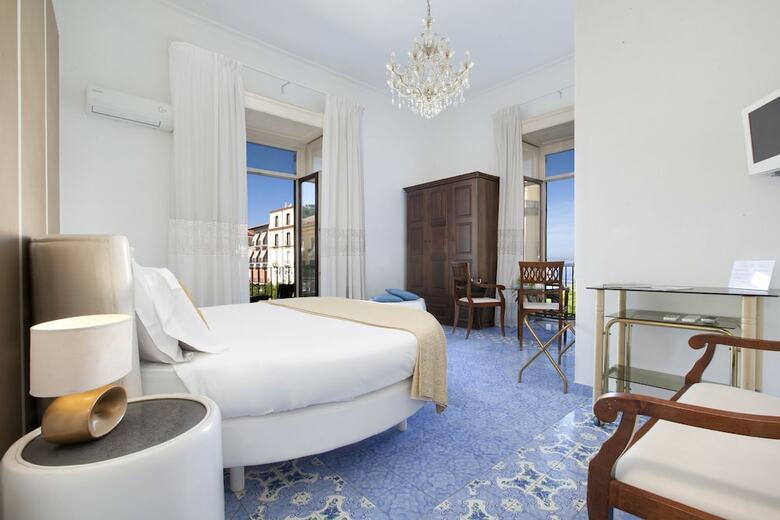 Piazza Tasso B&B