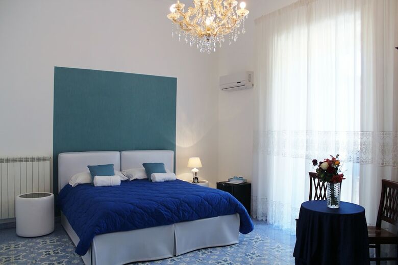 Piazza Tasso B&B