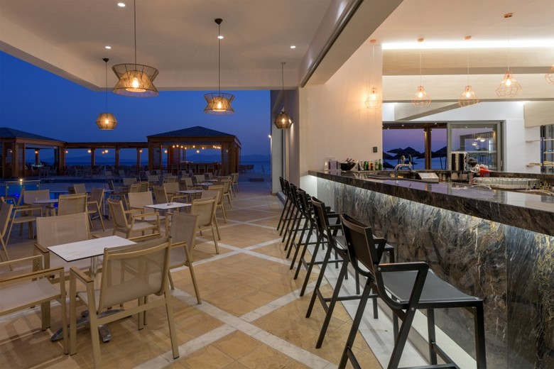 Hotel Avra Beach