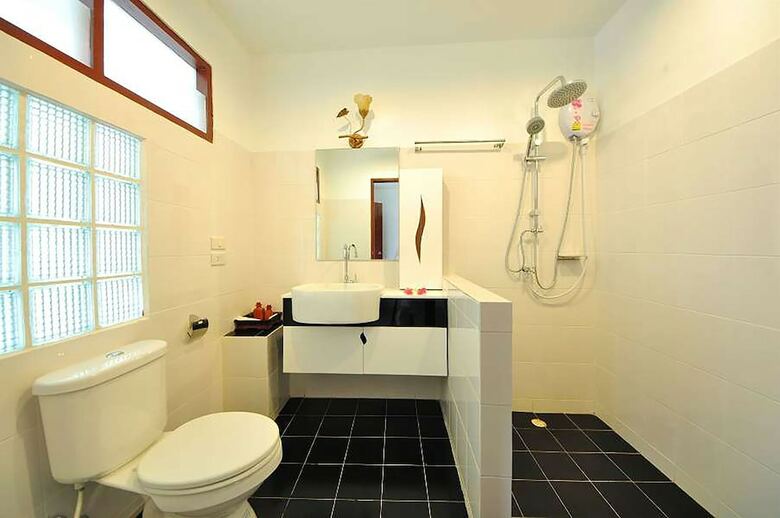 Hotel Baan Mai Cottages And Restaurant