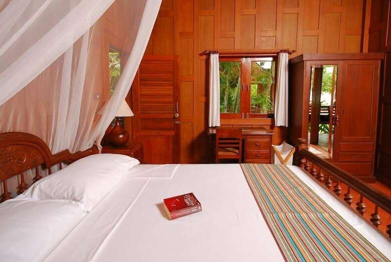 Hotel Baan Mai Cottages And Restaurant