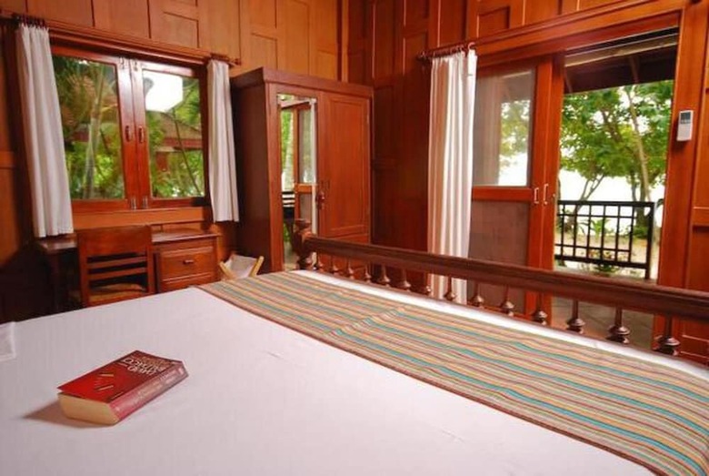 Hotel Baan Mai Cottages And Restaurant
