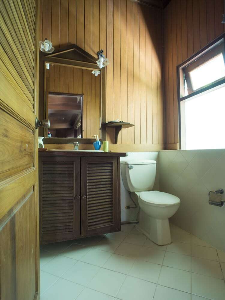 Hotel Baan Mai Cottages And Restaurant