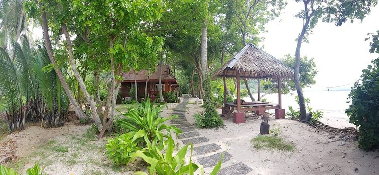 Hotel Baan Mai Cottages And Restaurant