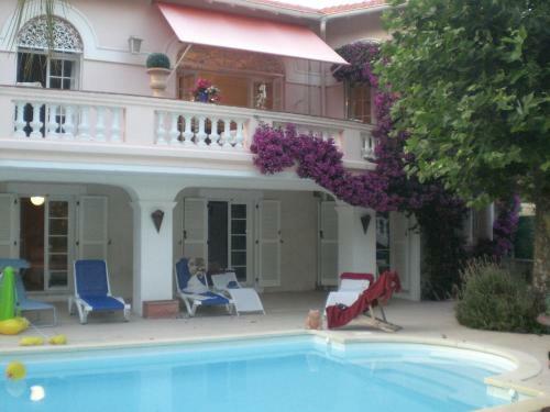 Beautiful Villa With Direct Access To The Beach