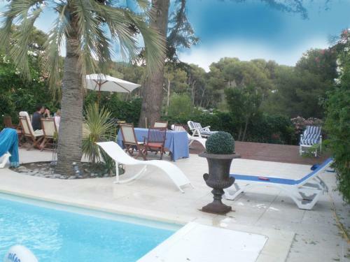 Beautiful Villa With Direct Access To The Beach