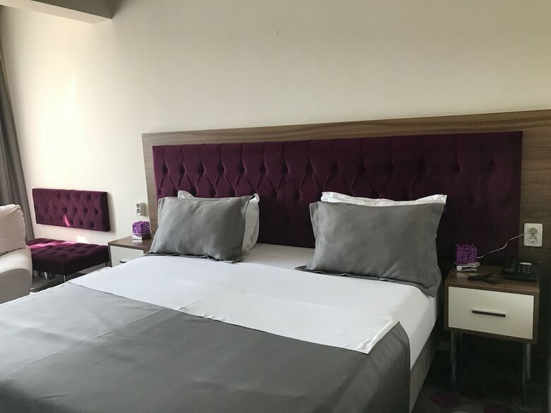 Hande Hotel