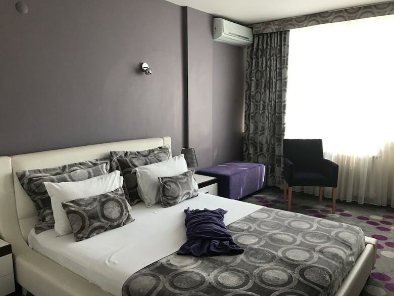 Hande Hotel