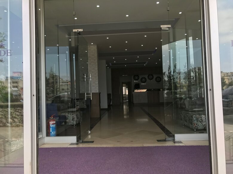 Hande Hotel