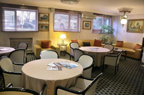 Bed & Breakfast Adapalas Hotel