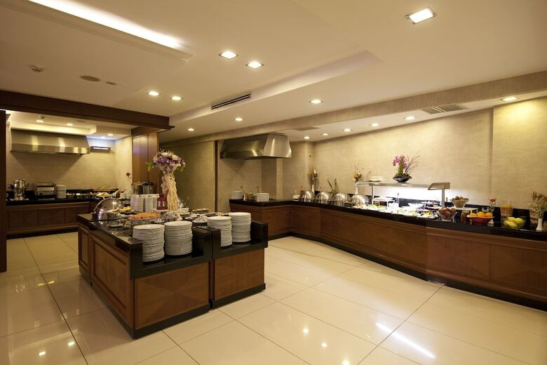 Tugcu Hotel Select