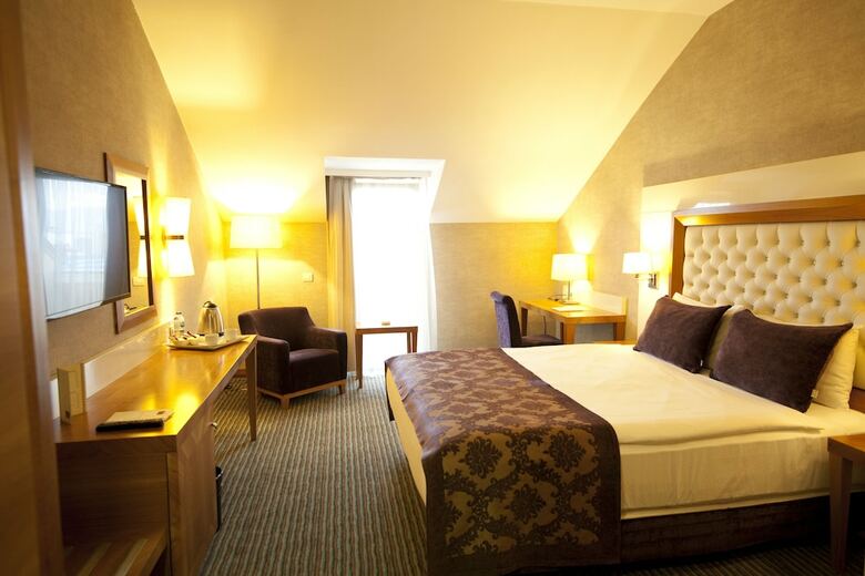 Tugcu Hotel Select