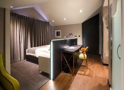 7 Rooms Boutique Hotel