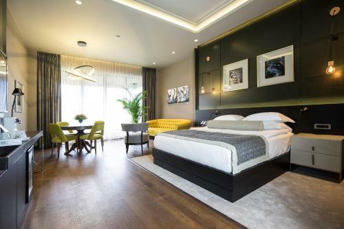 7 Rooms Boutique Hotel