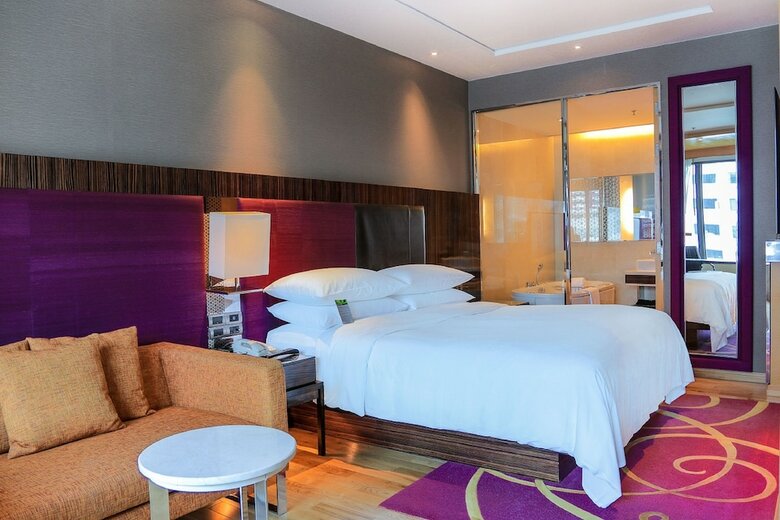 Renaissance Bangkok Ratchaprasong Hotel
