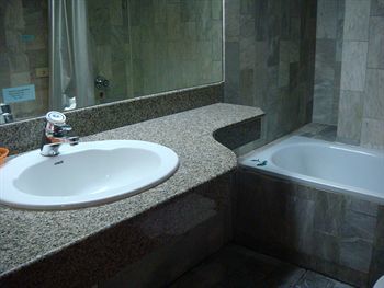 Hotel Sapphirtel Inn