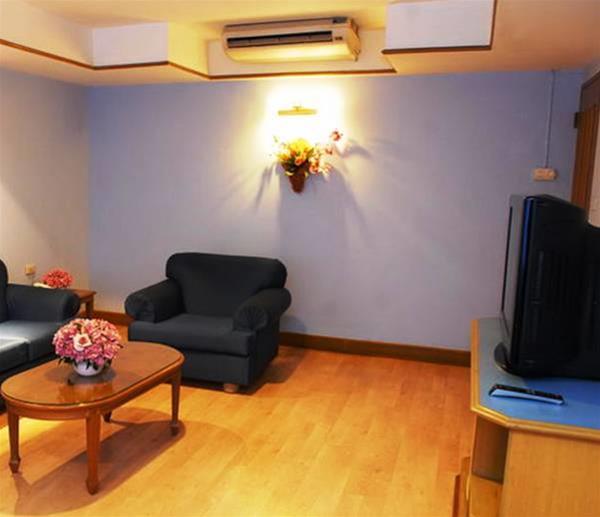 Hotel Silom Village Inn