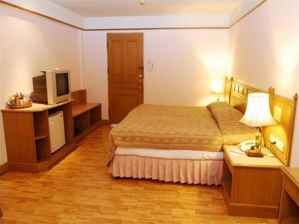 Hotel Silom Village Inn