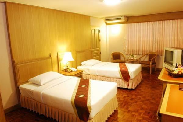 Hotel Silom Village Inn
