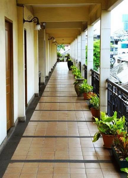 Hotel Silom Village Inn