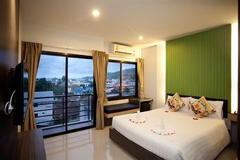 Chill Patong Hotel