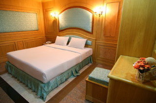 13 Coins Tower Hotel Ratchada