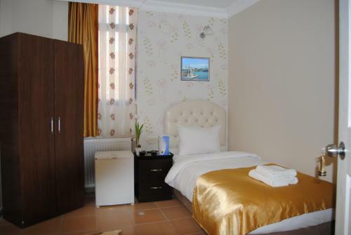 Lotus Hotel