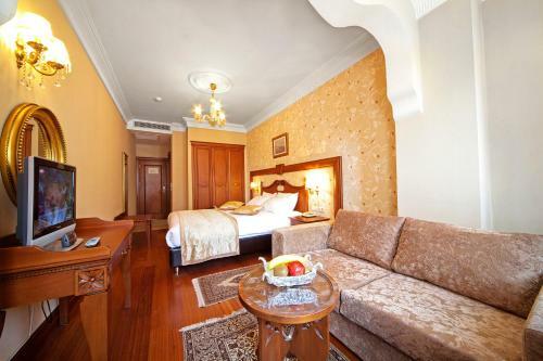 Azade Hotel