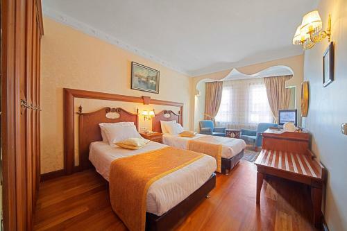 Azade Hotel