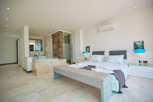 Villa Unlimited