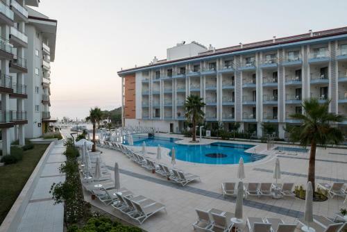 Ramada Hotel & Suites Kusadasi