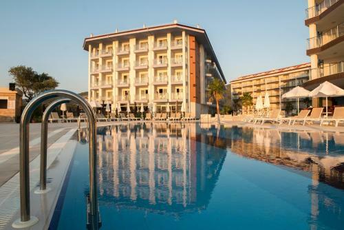 Ramada Hotel & Suites Kusadasi