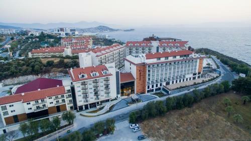 Ramada Hotel & Suites Kusadasi