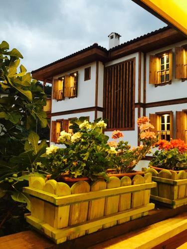 Hotel Cesmeli Konak Garden