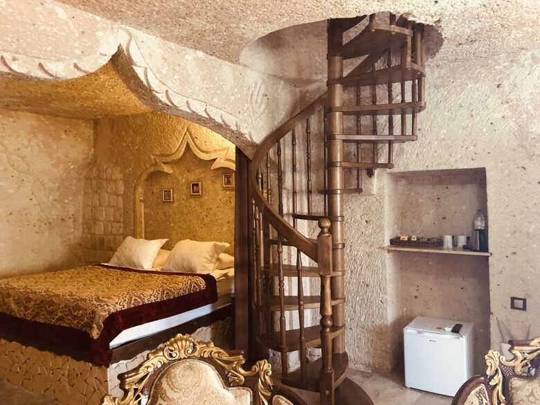 Hotel Oread Cave Suites