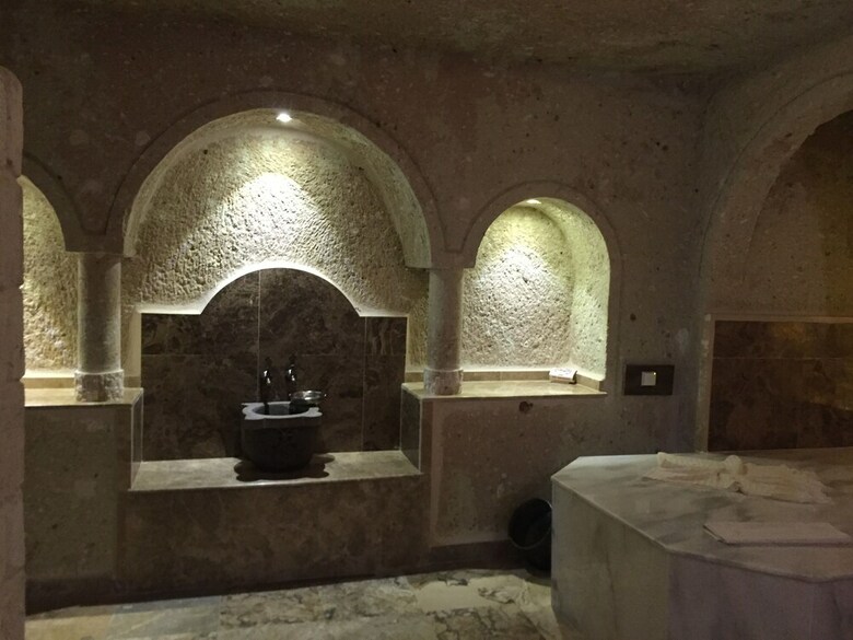 Hotel Oread Cave Suites