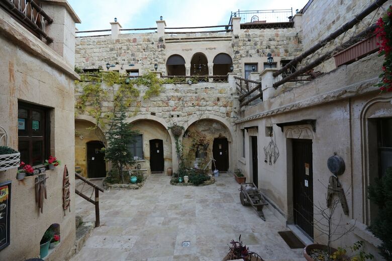 Hotel Antik Cave House