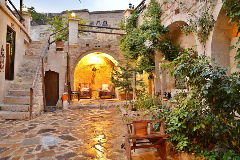 Hotel Antik Cave House