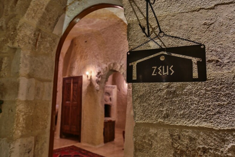 Hotel Acropolis Cave Suite