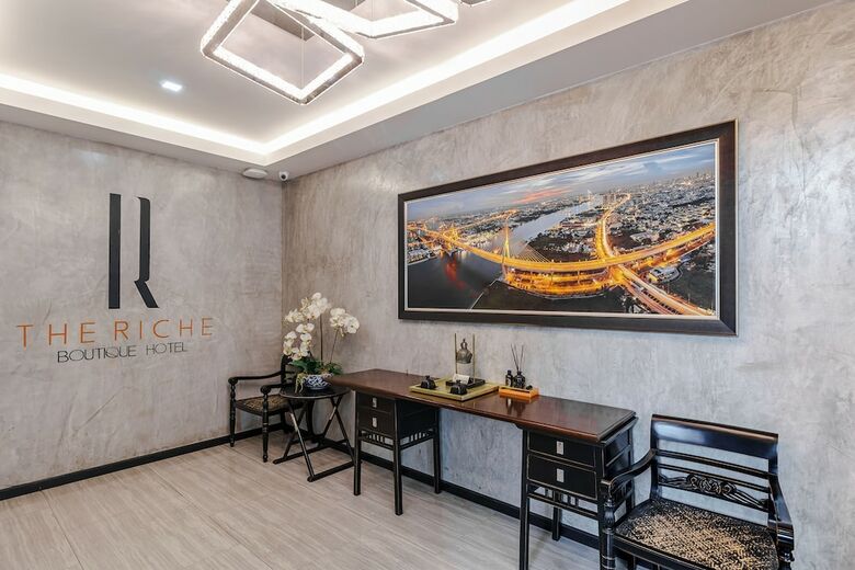 Hotel The Riche Boutique