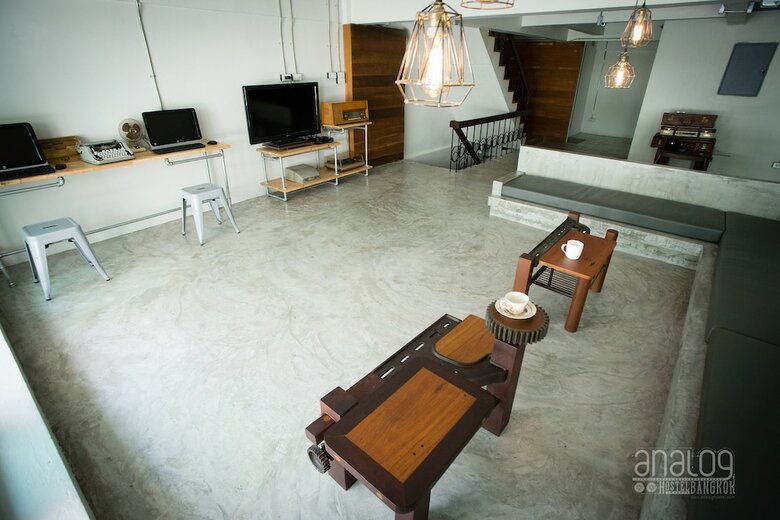 Analog Hostel