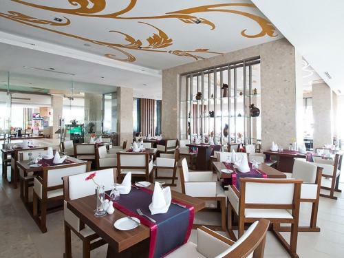 Grand Jomtien Palace Hotel